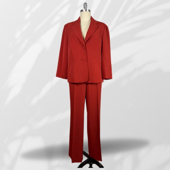 Le Suit Pants - NWOT Le Suit Classic Burnt Orange Pantsuit
